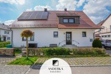 Hauptbild Modernisiertes EFH mit Wärmepumpe, PV-Anlage und sonnigem Garten in Leipheim.